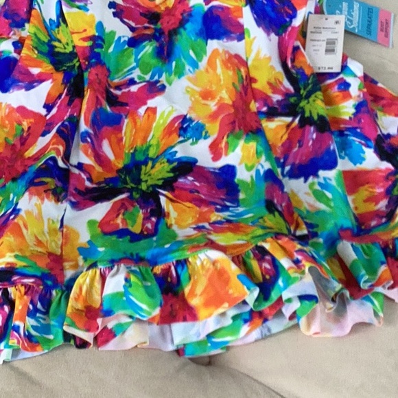 Colorful Floral Woman’s Size 14 Tankini 
New w tags 
Swim solutions - Picture 3 of 4